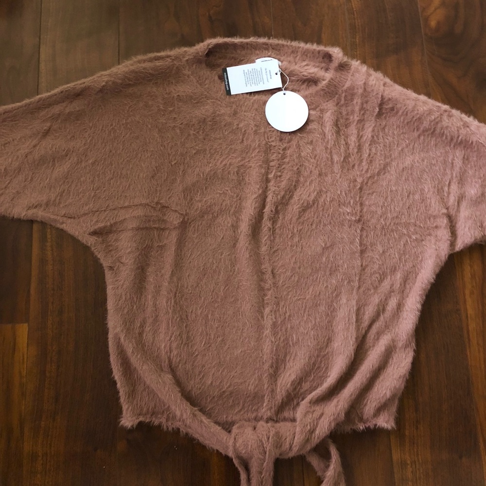 🆕 So Fuzzy Mauve Dolman Front Tie Sweater - Picture 5 of 7
